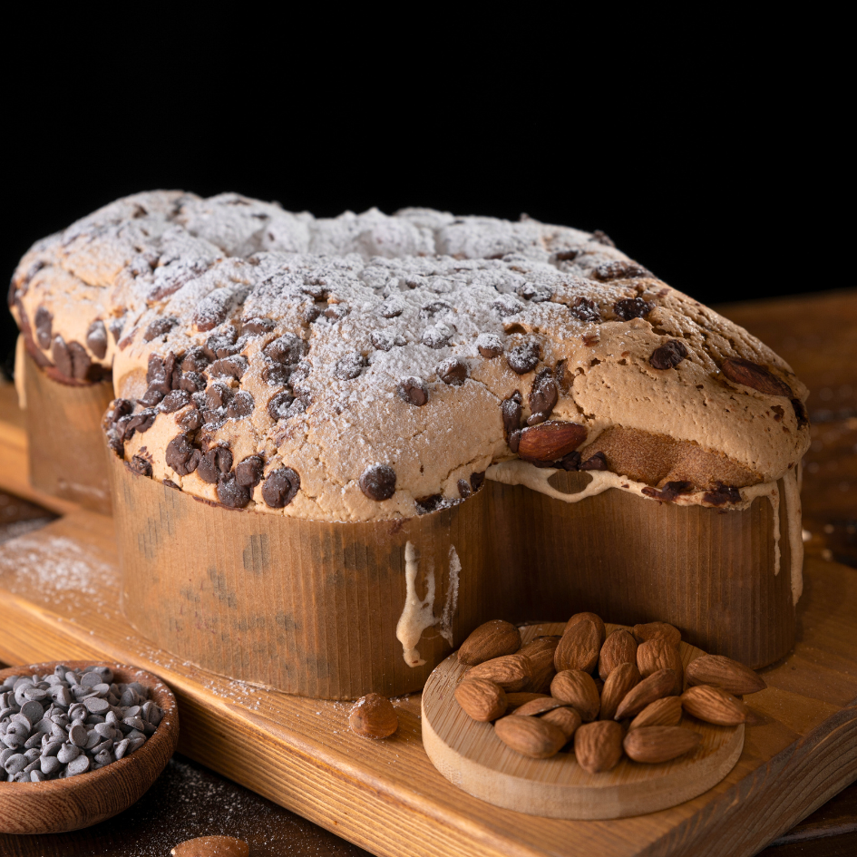 Colomba al Cioccolato - Handgefertigter Osterkuchen mit Schokoladenchips und Mandeln