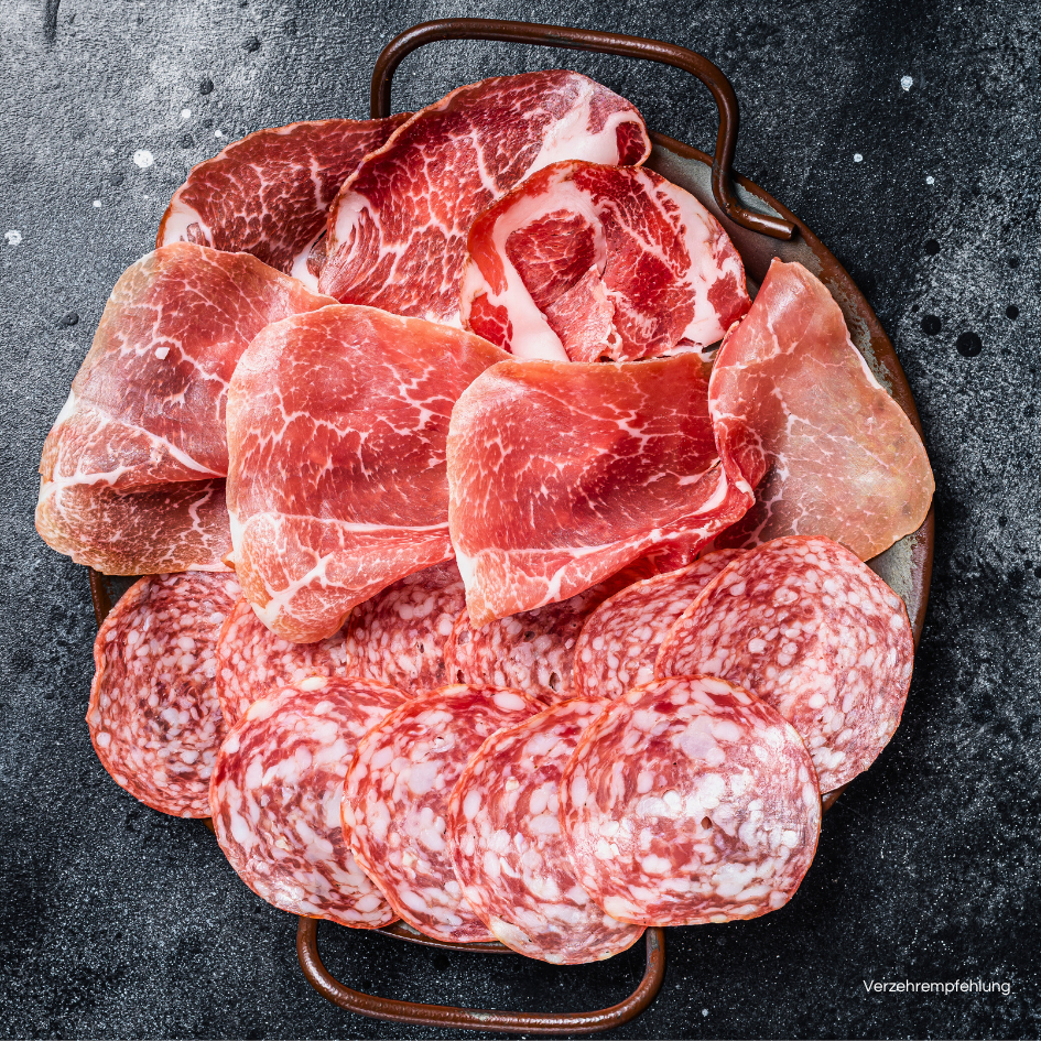Antipasti Italiano Teller mit Coppa, Prosciutto Crudo und Mailänder Salami