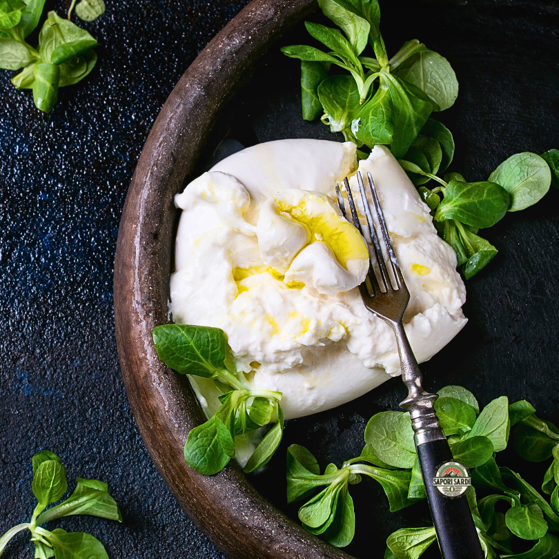 Bio Burrata Cremig mit Olivenöl.