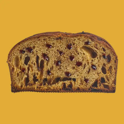 Panettone mit Karamell halbiert