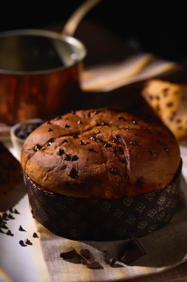 Panettone von la Forneria Cioccolato Fondente - mit dunklen Schokoladenstückchen