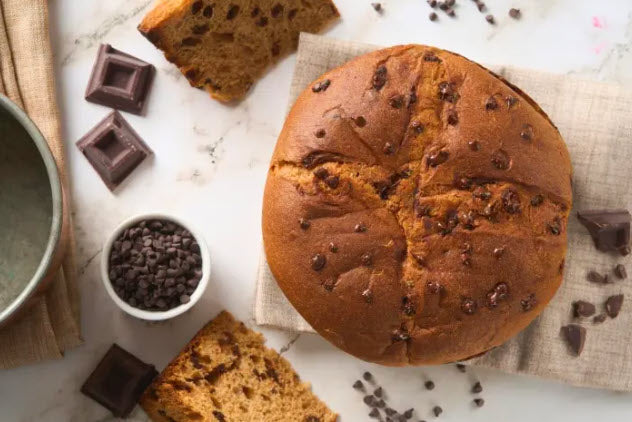 Panettone von la Forneria Cioccolato Fondente - mit dunklen Schokoladenstückchen von oben