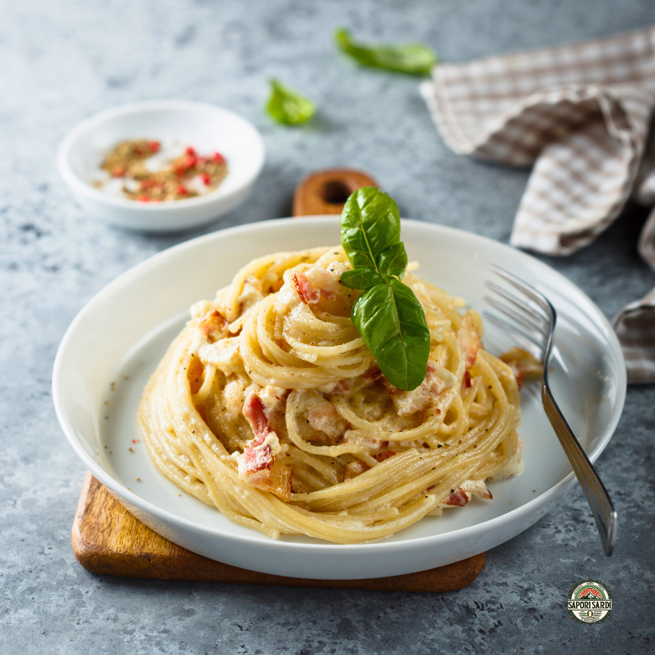 Spaghetti Carbonara mit echtem Guanciale Sardo aus Sardinien.