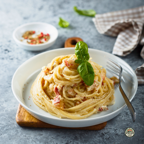 Spaghetti Carbonara mit echtem Guanciale Sardo aus Sardinien.