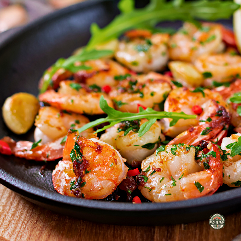 Garnelen angebraten in der Pfanne.