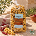 Tarallini con Peperoncino von Farinella in mediterraner Szene